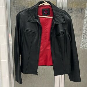 Women’s size large leather jacket from Italy